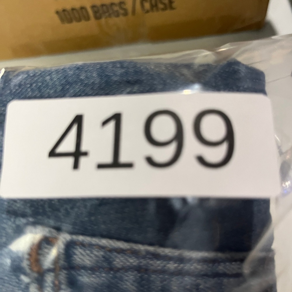 Levi's Slimming Bootcut Jeans Womens 32 Blue Denim - Paint Stains - Picture 12 of 13